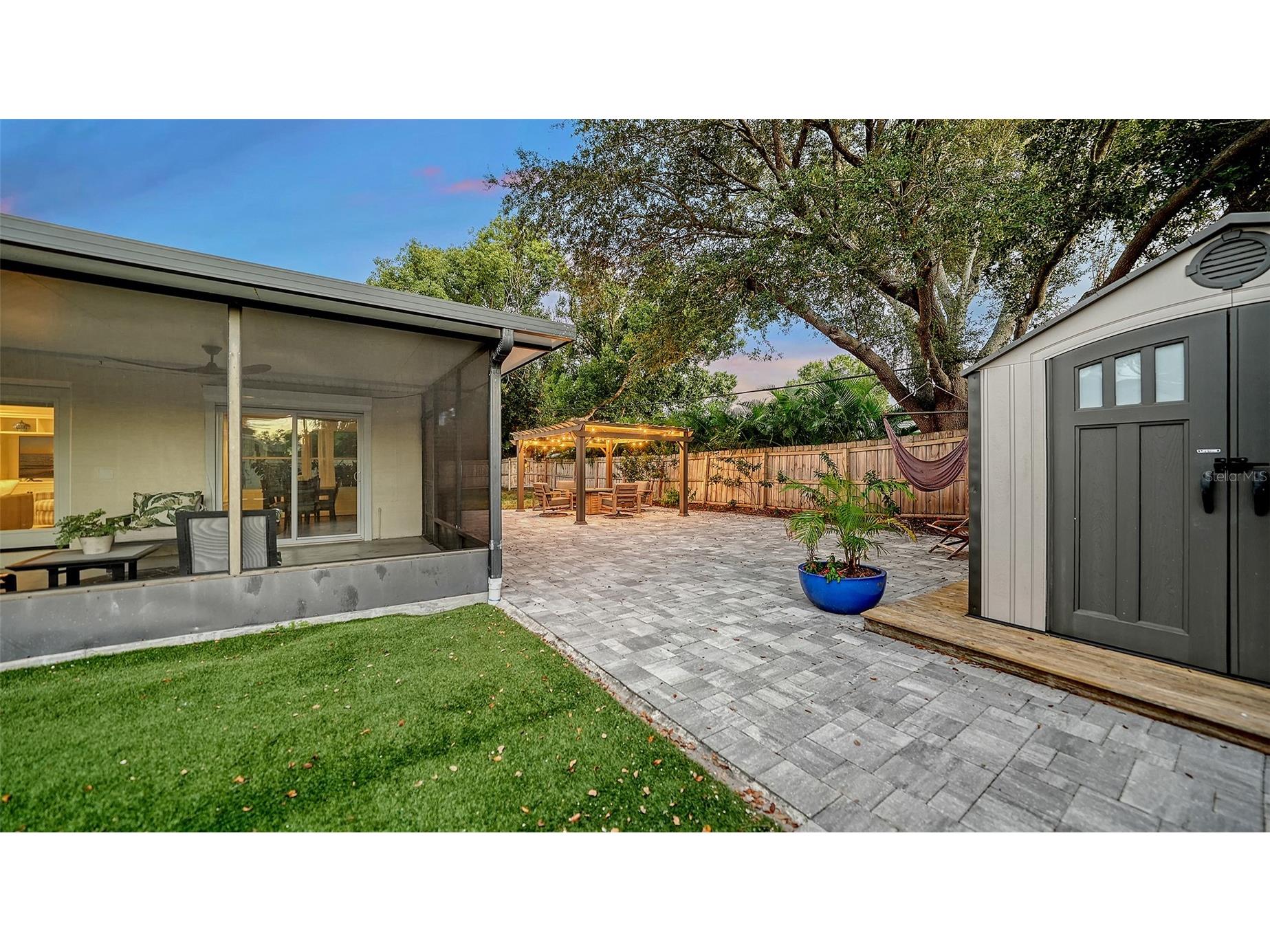 2426 Wisteria Street Sarasota FL 34239 A4668620 image41