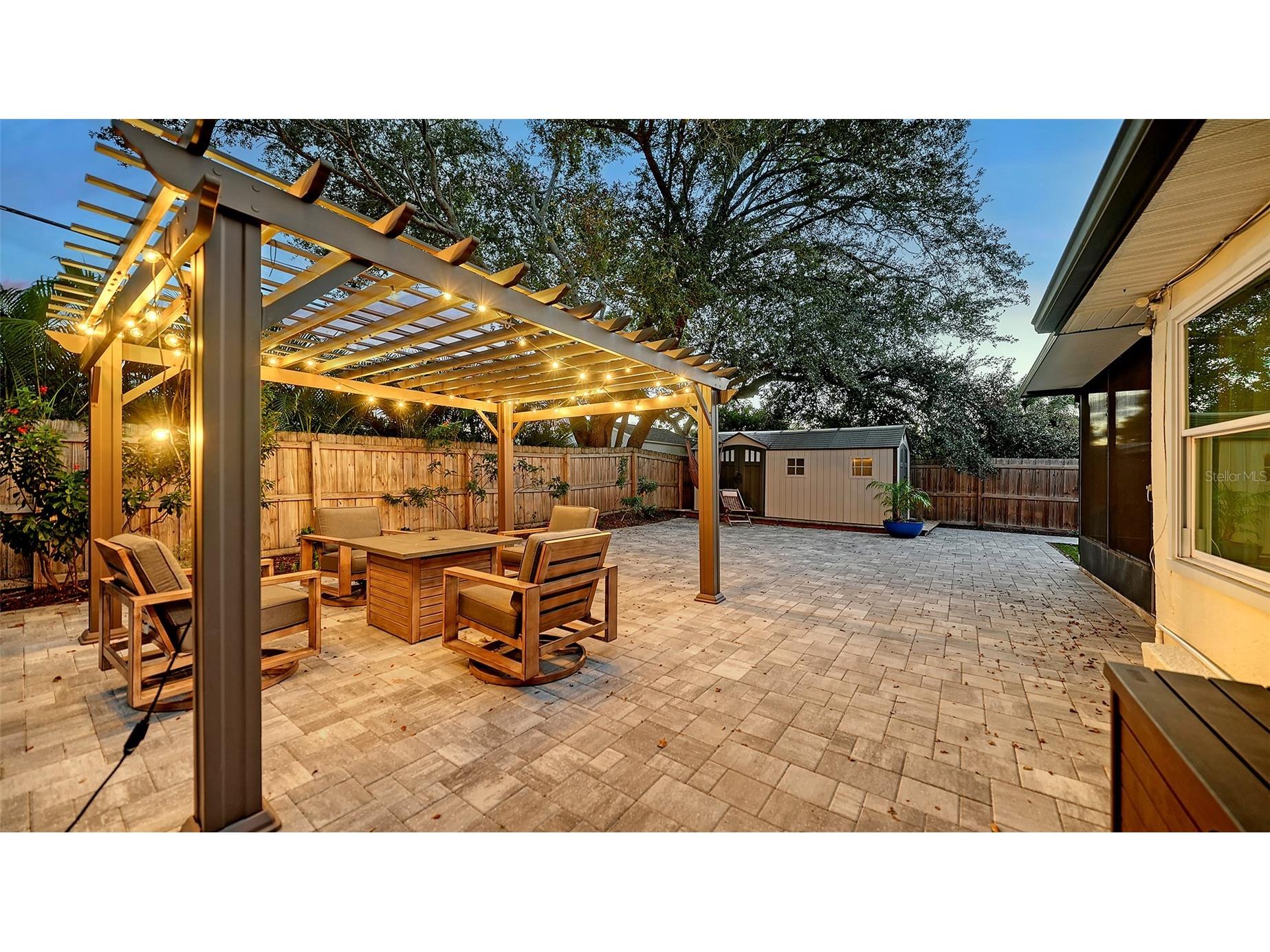 2426 Wisteria Street Sarasota FL 34239 A4668620 image42