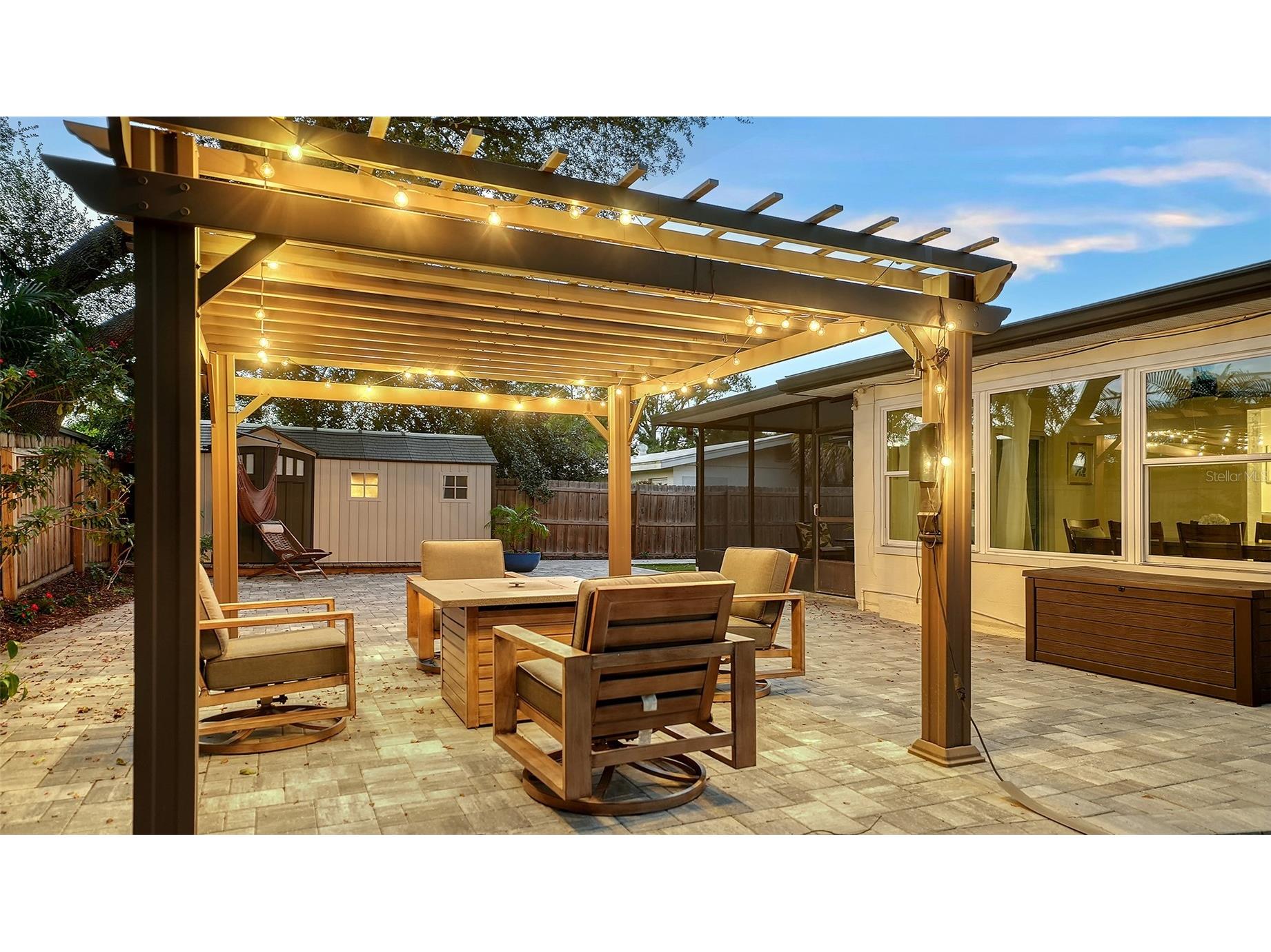 2426 Wisteria Street Sarasota FL 34239 A4668620 image43