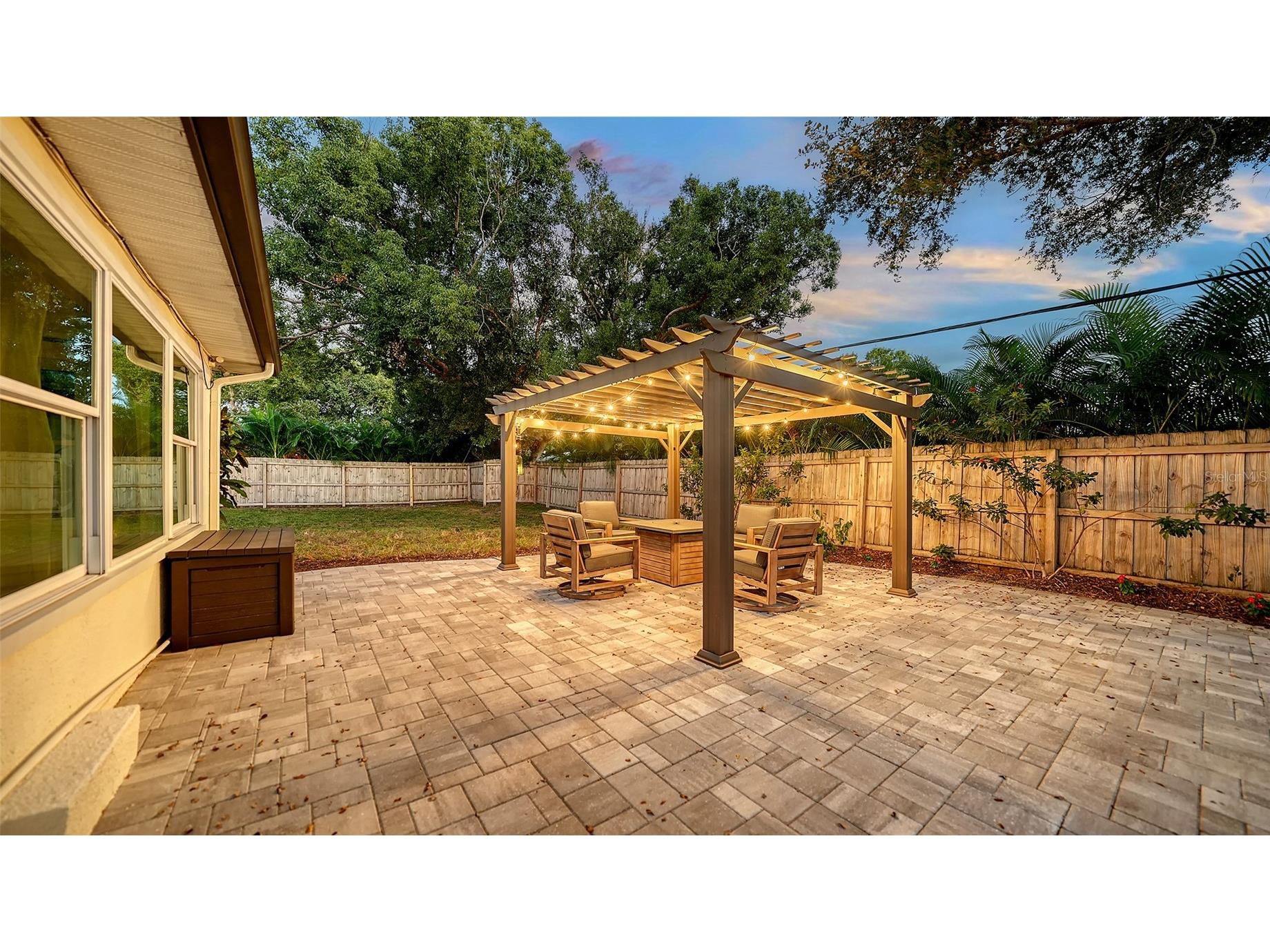 2426 Wisteria Street Sarasota FL 34239 A4668620 image44