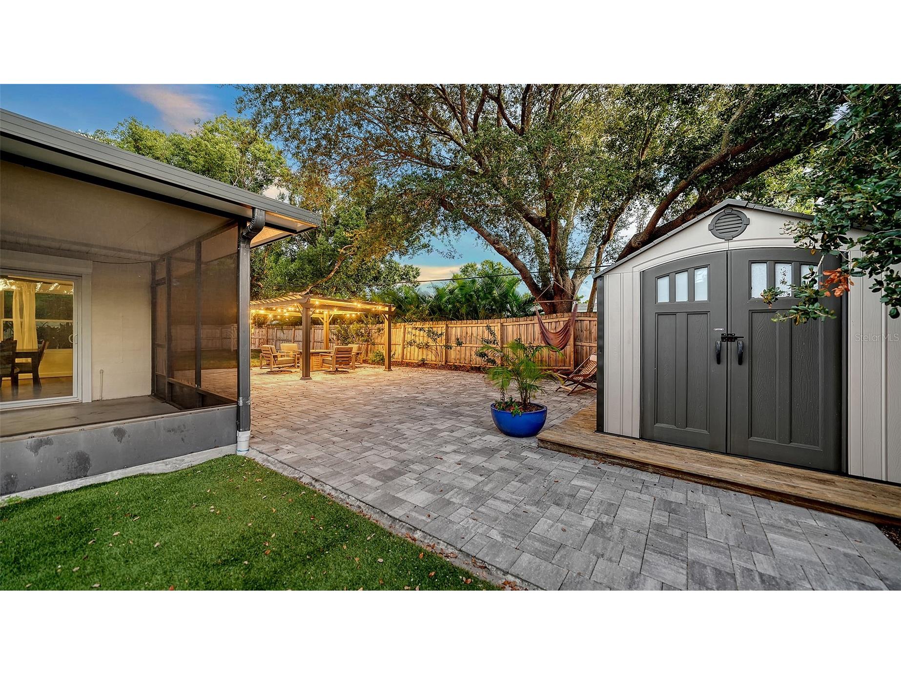 2426 Wisteria Street Sarasota FL 34239 A4668620 image45