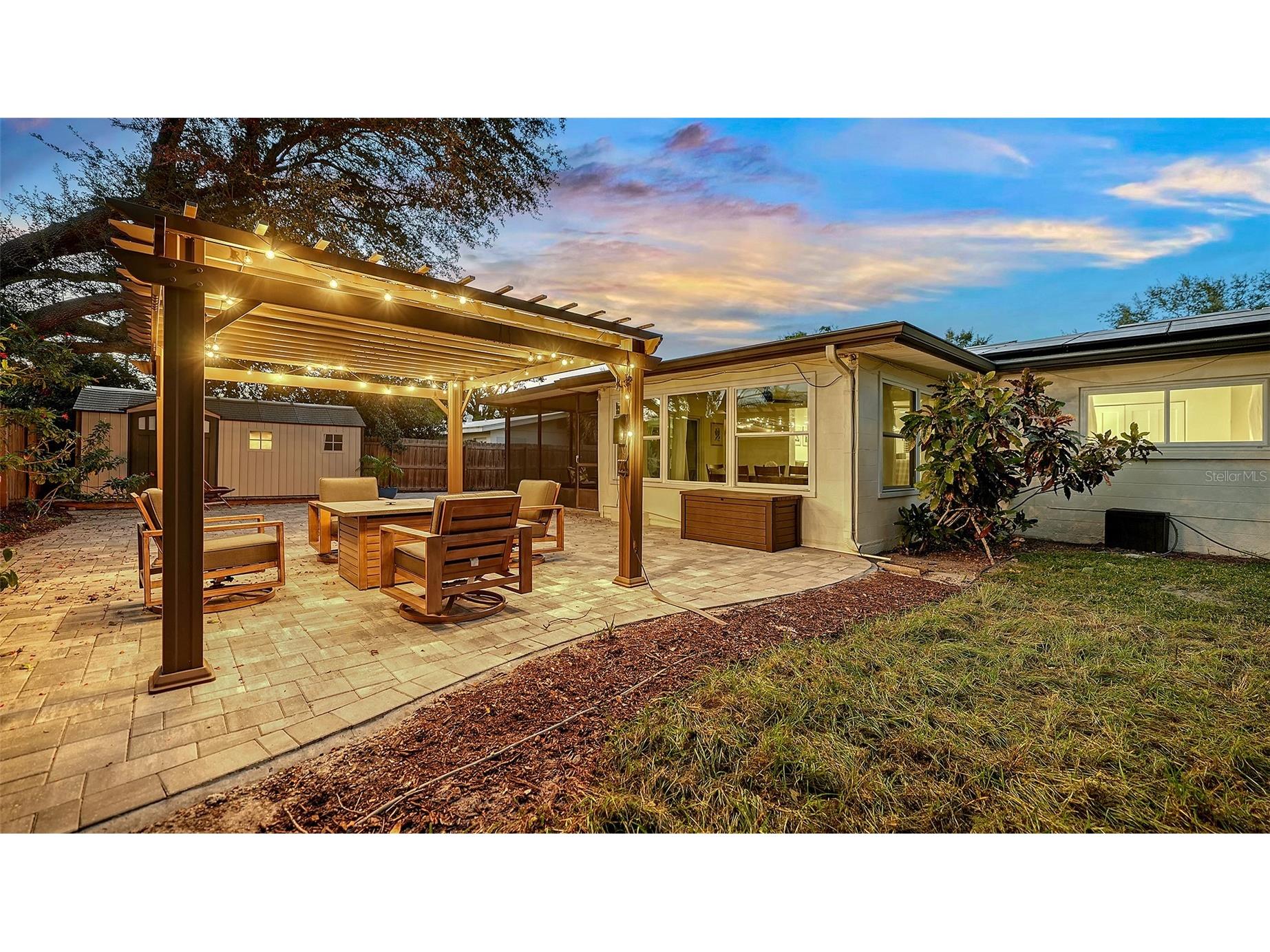 2426 Wisteria Street Sarasota FL 34239 A4668620 image46