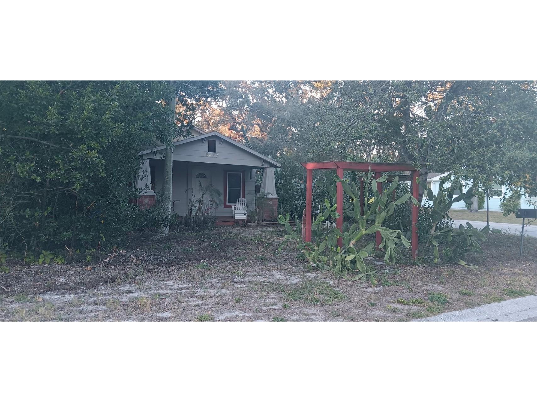 2427 32nd Avenue N Saint Petersburg FL 33713 U8229060 image1