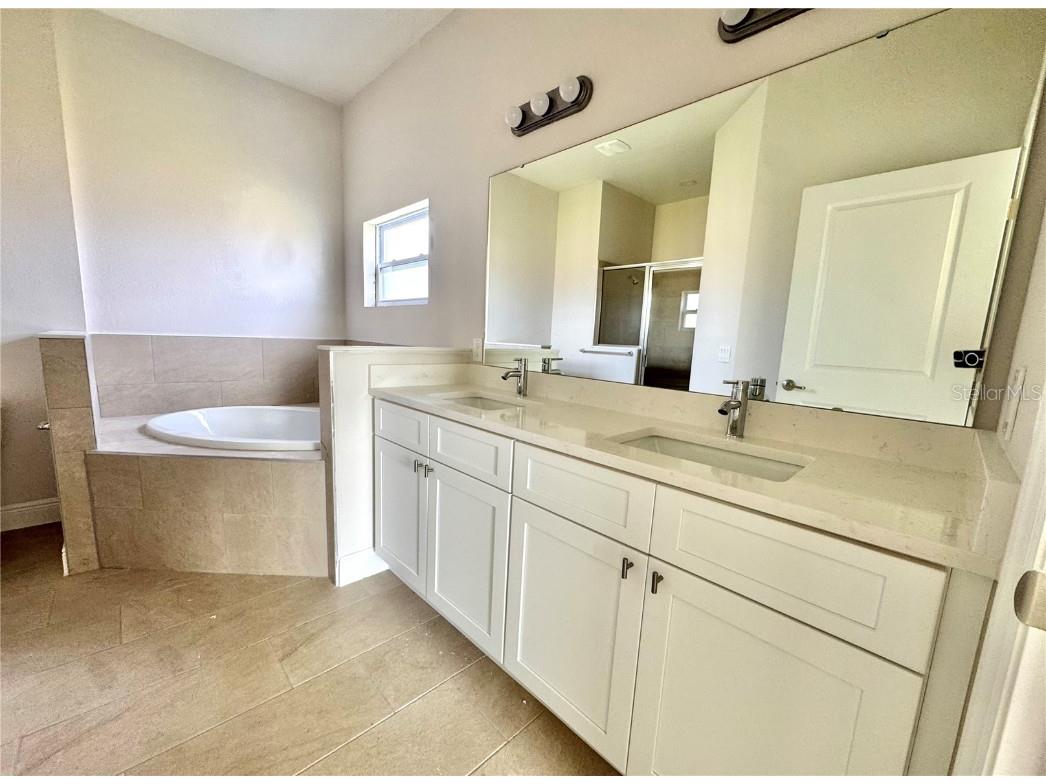 2427 Continental Boulevard Orlando FL 32808 S5126649 image8