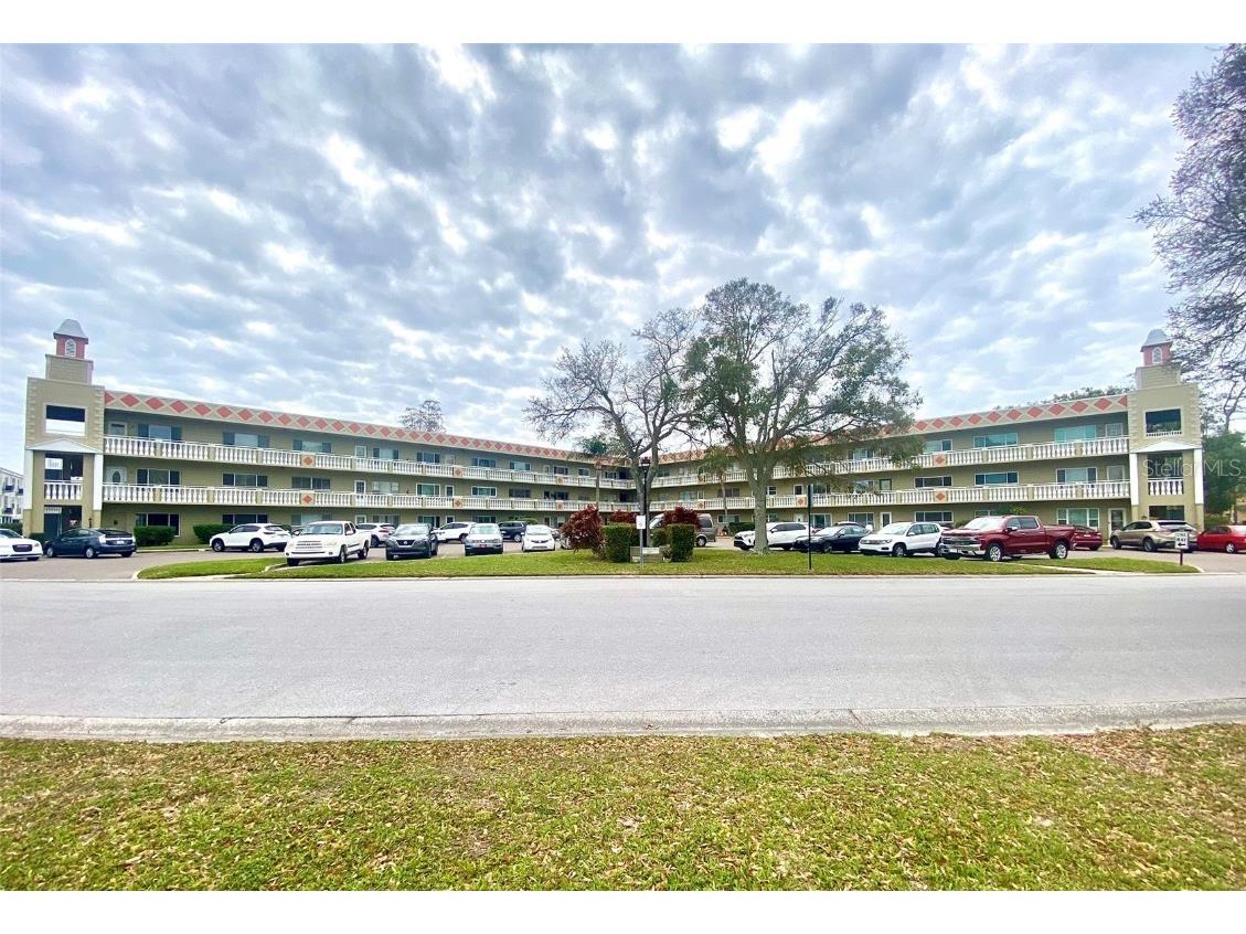 2427 Finlandia Lane #25 Clearwater FL 33763 U8230946 image1