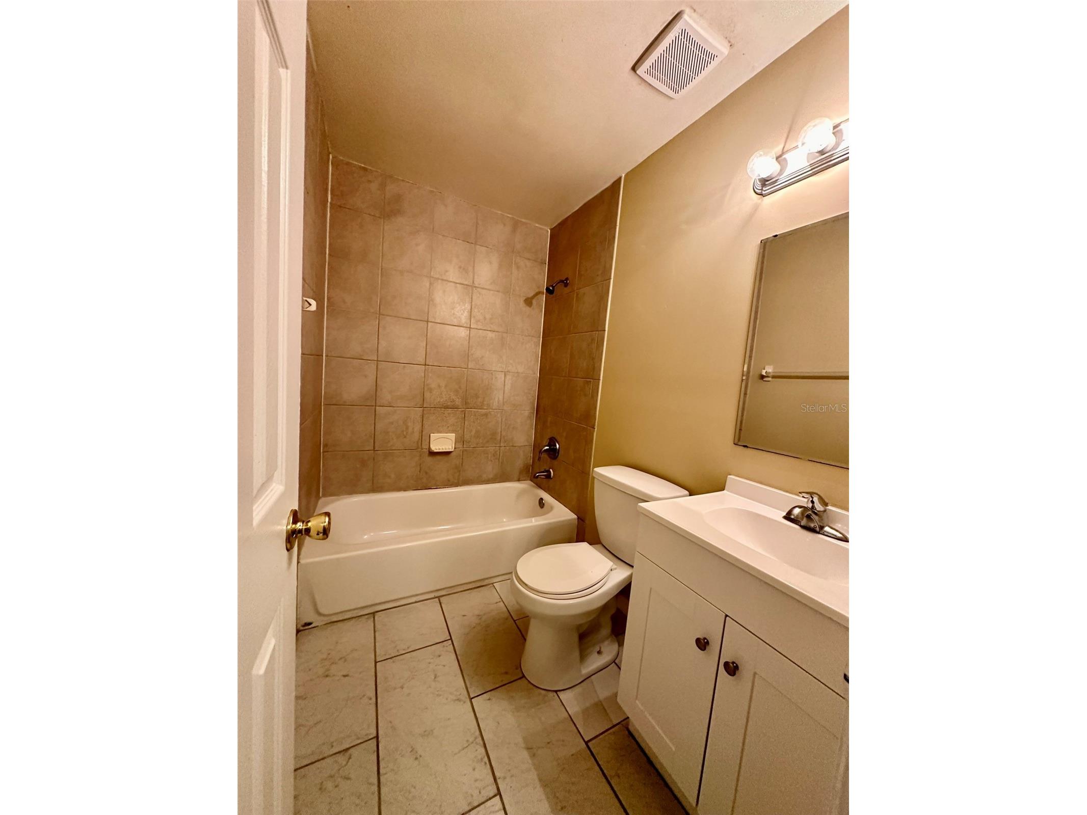 2427 NW 4th Terrace Gainesville FL 32609 GC538401 image15