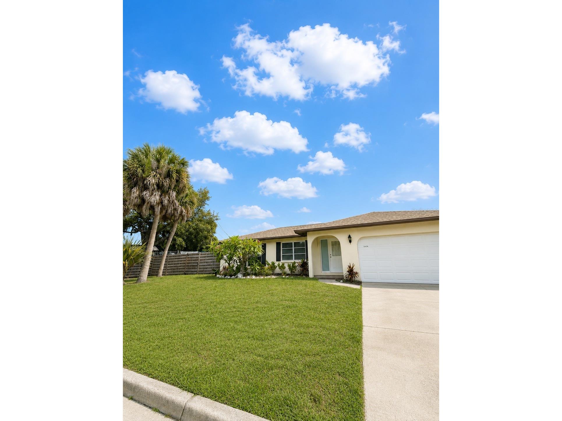 2428 Linwood Drive Sarasota FL 34232 A4699204 image1
