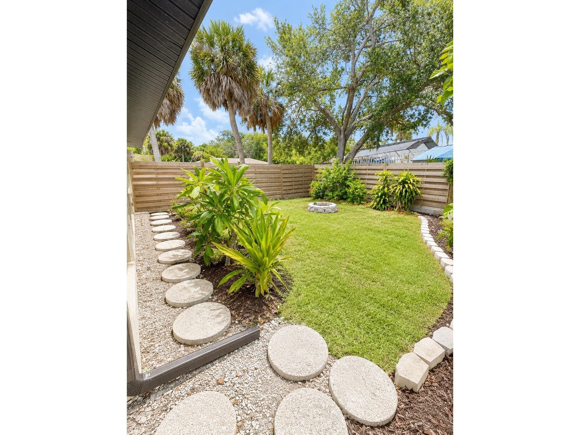 2428 Linwood Drive Sarasota FL 34232 A4699204 image17