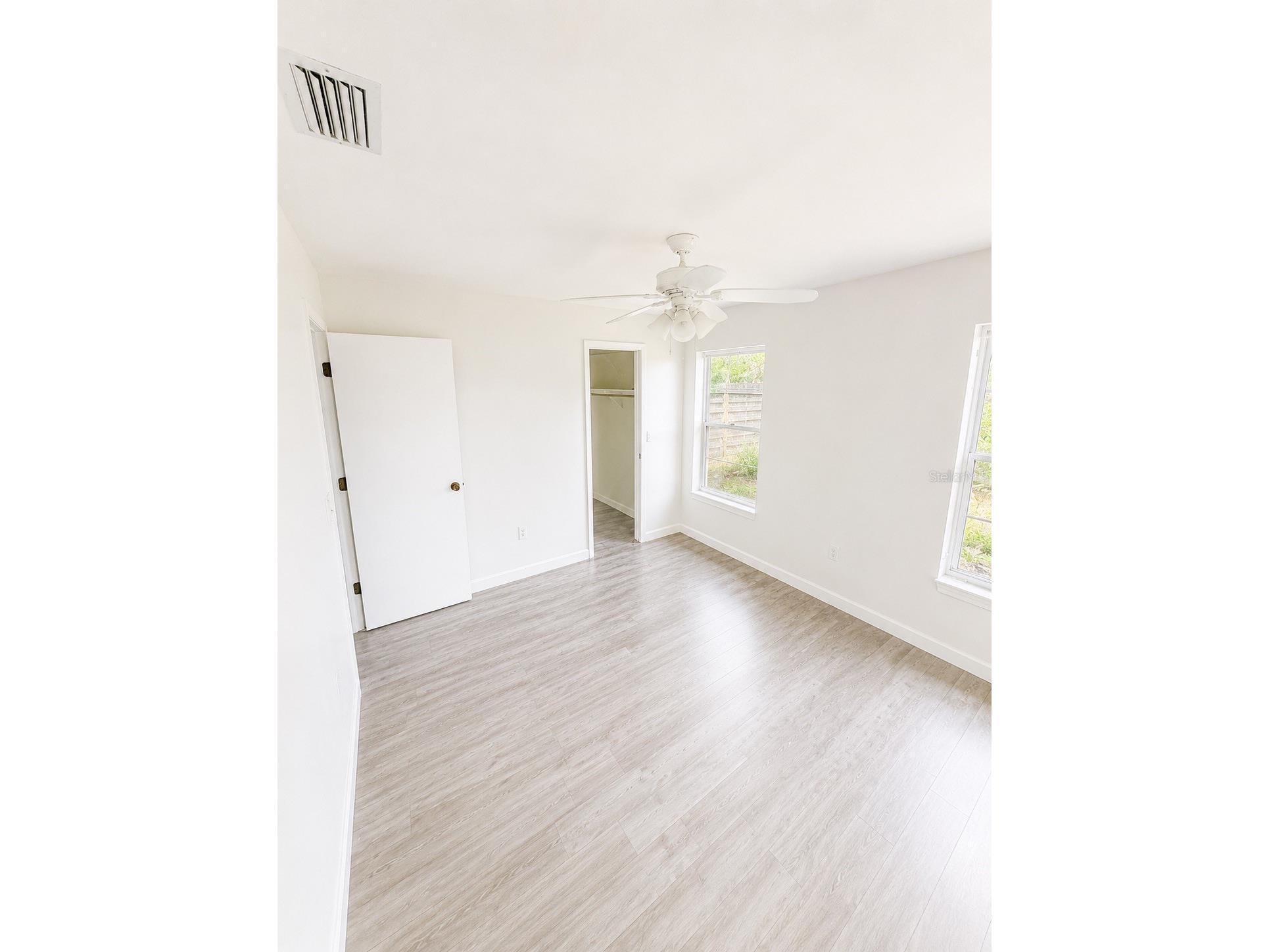 2428 Linwood Drive Sarasota FL 34232 A4699204 image5