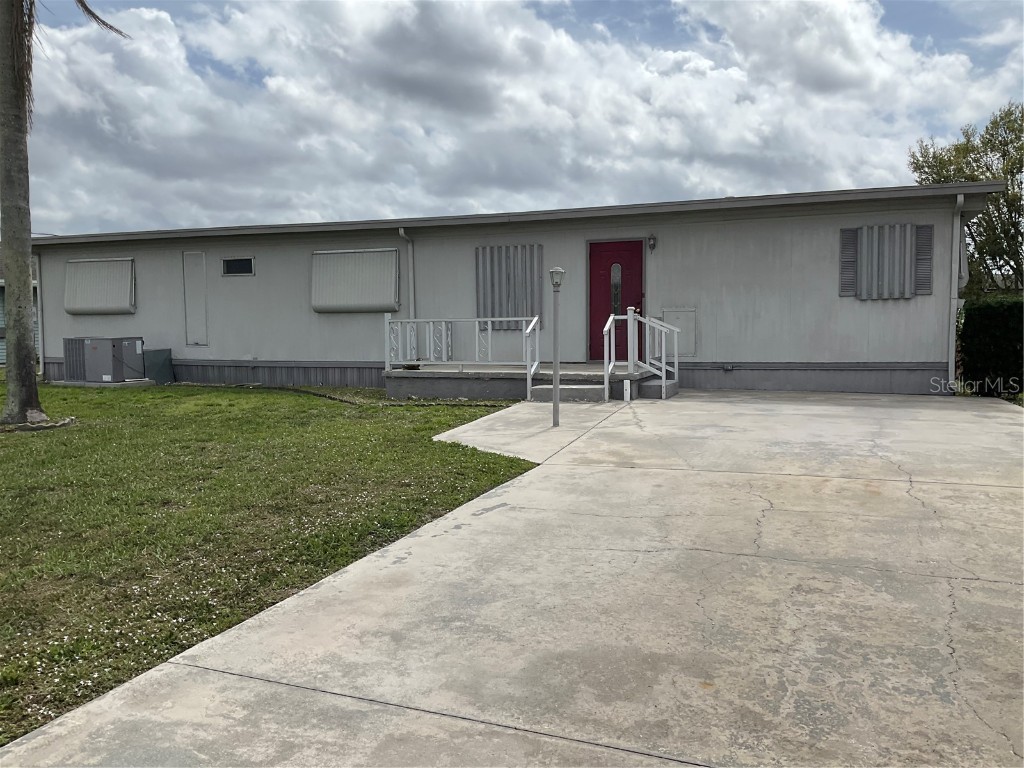 2428 SE 32nd Street Okeechobee FL 34974 - LAKE OKEECHOBEE OK225000 image1
