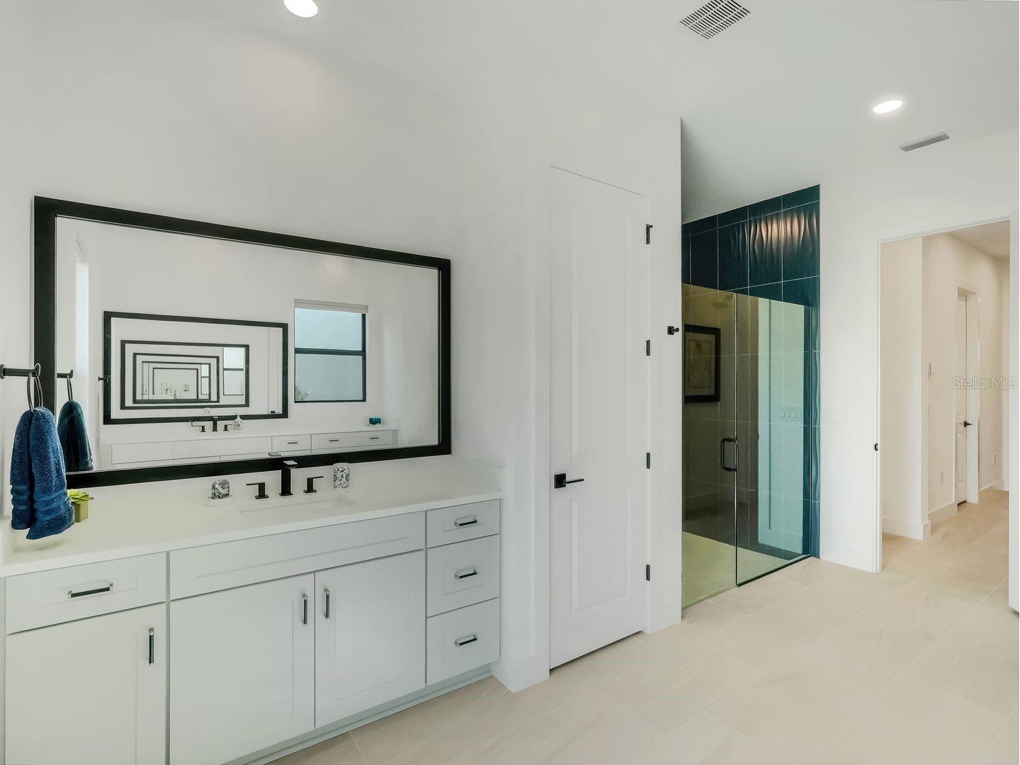2428 Waterfront Circle Sarasota FL 34240 A4699079 image33