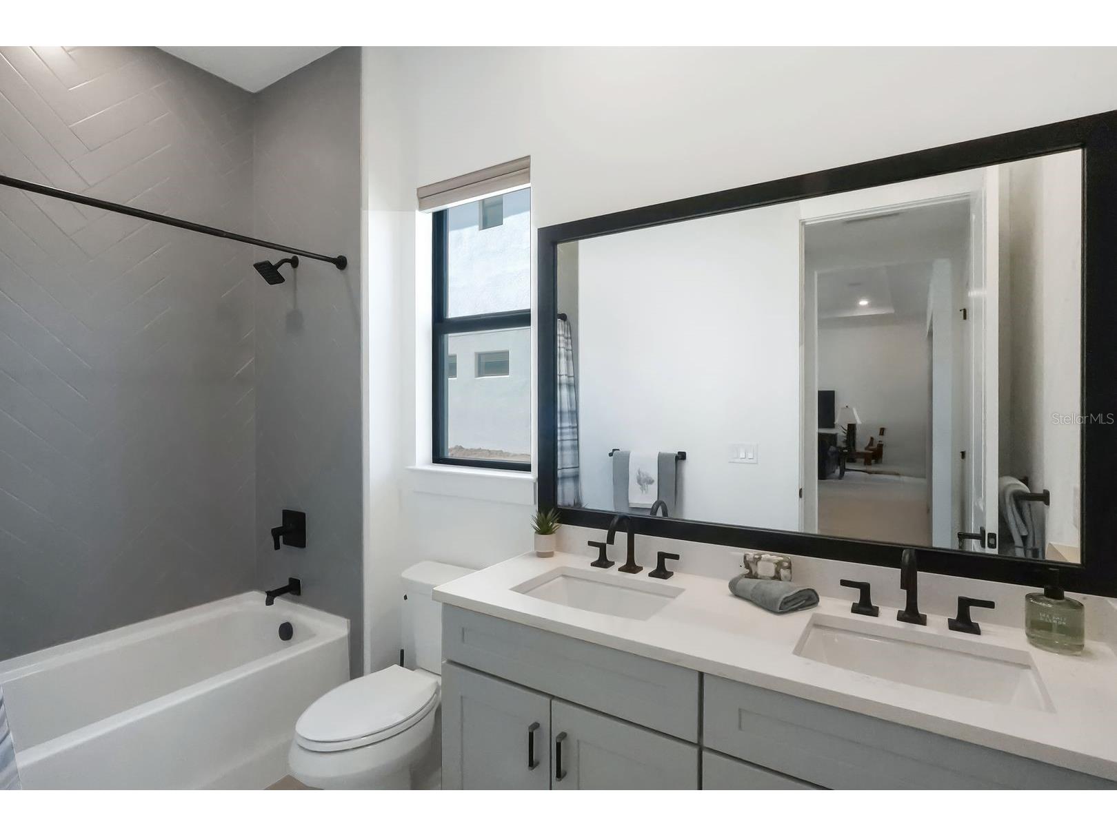 2428 Waterfront Circle Sarasota FL 34240 A4699079 image47