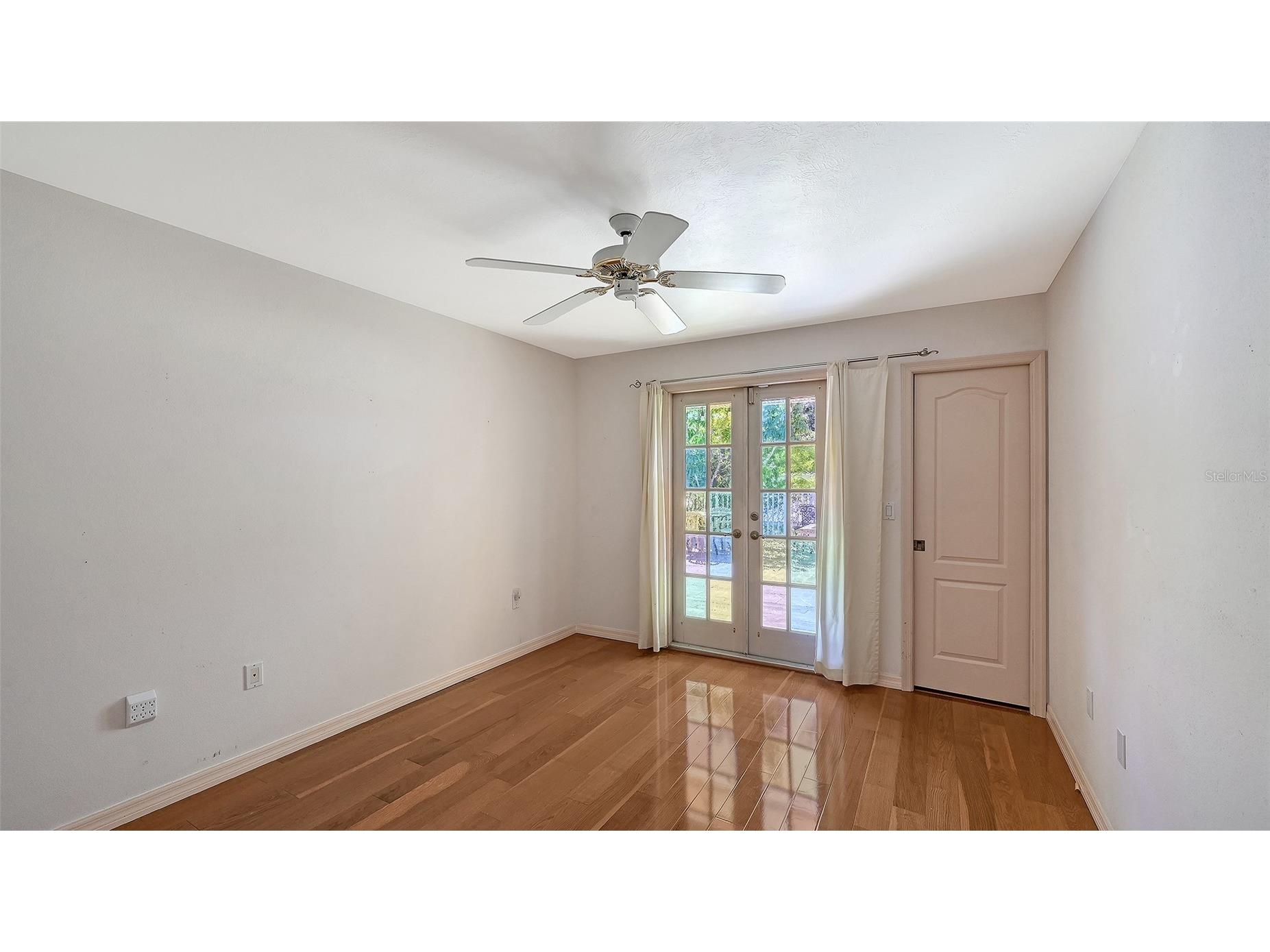2429 Whippoorwill Circle Sarasota FL 34231 A4675587 image16