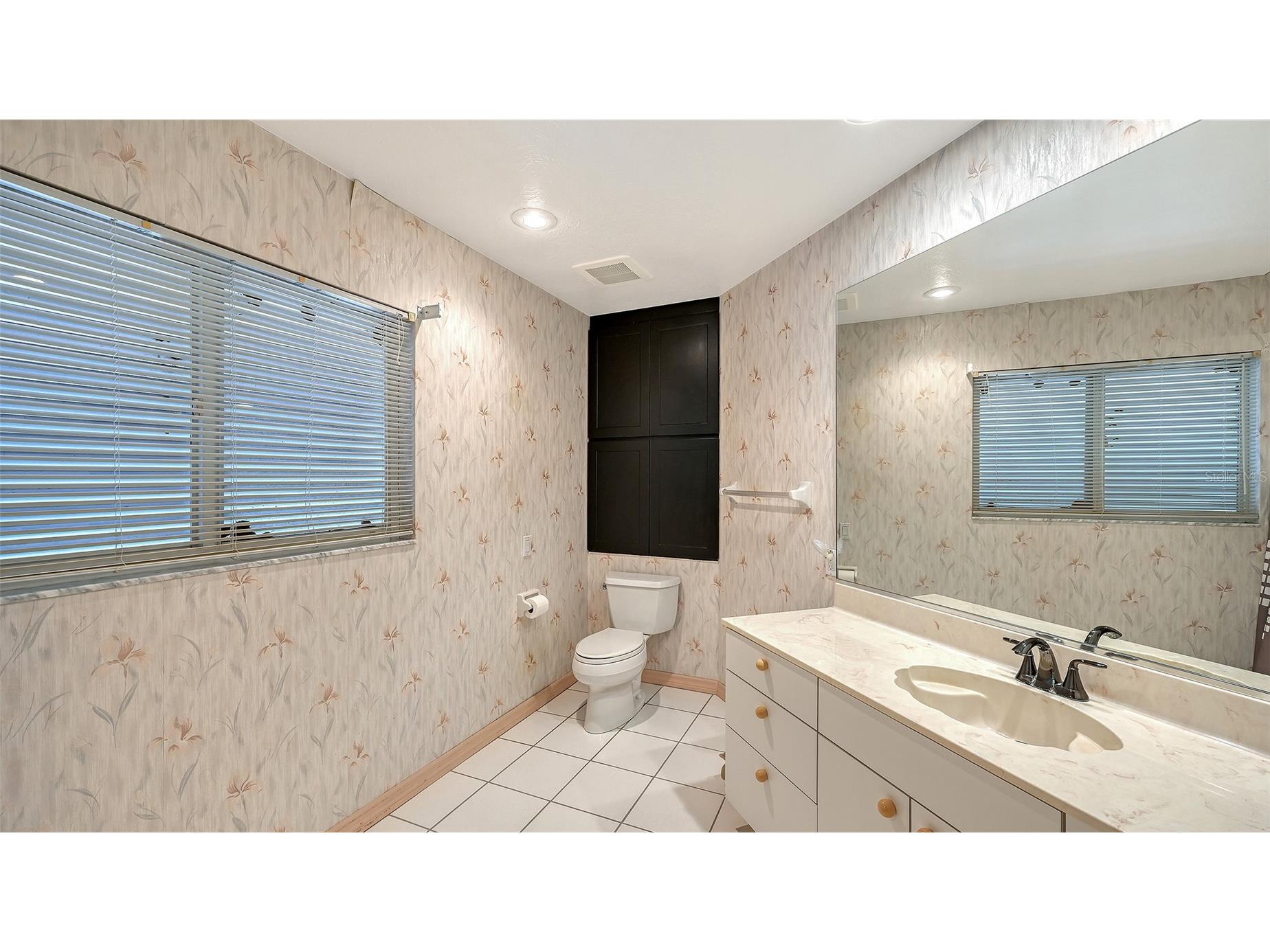 2429 Whippoorwill Circle Sarasota FL 34231 A4675587 image17