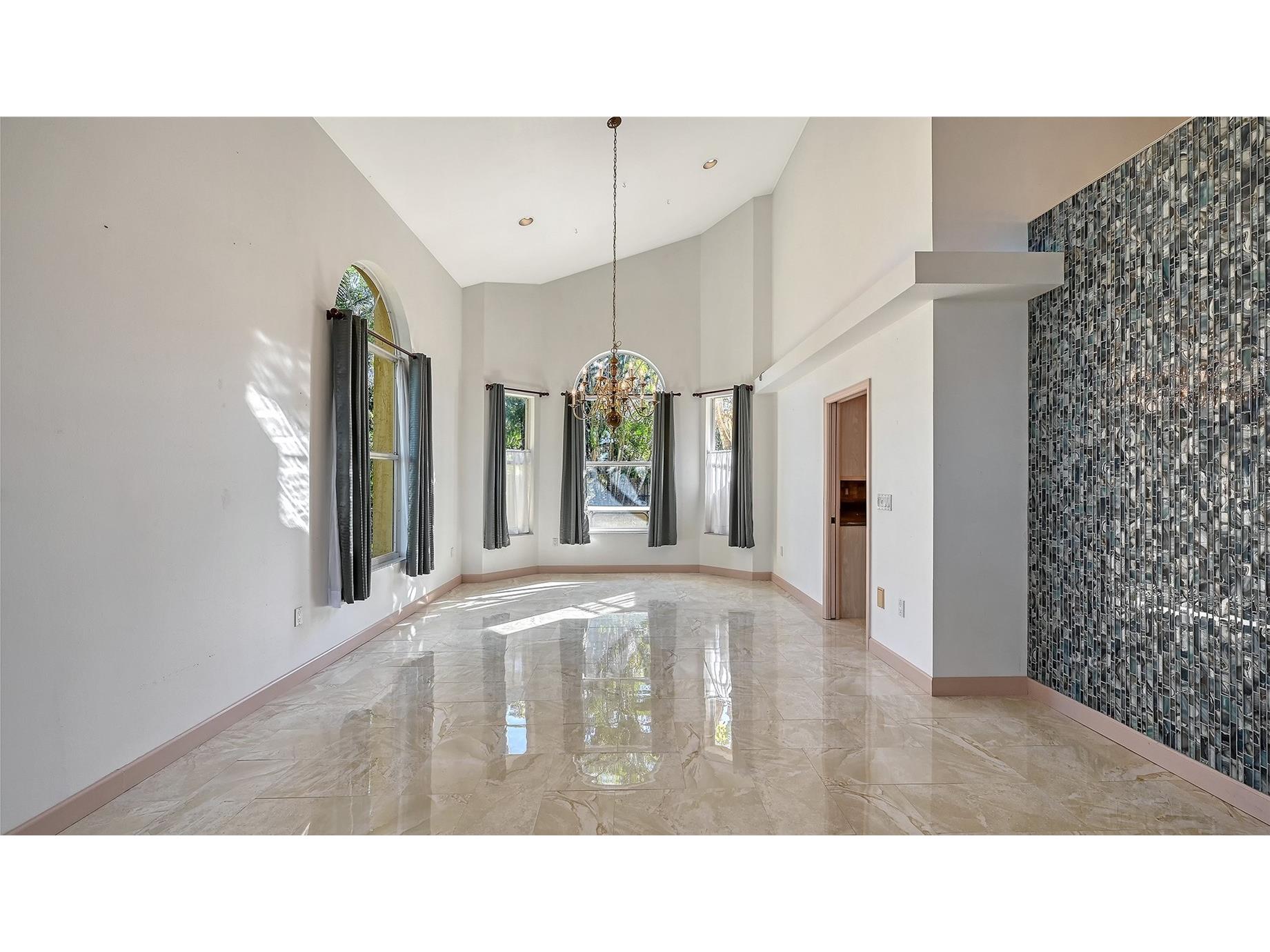 2429 Whippoorwill Circle Sarasota FL 34231 A4675587 image6