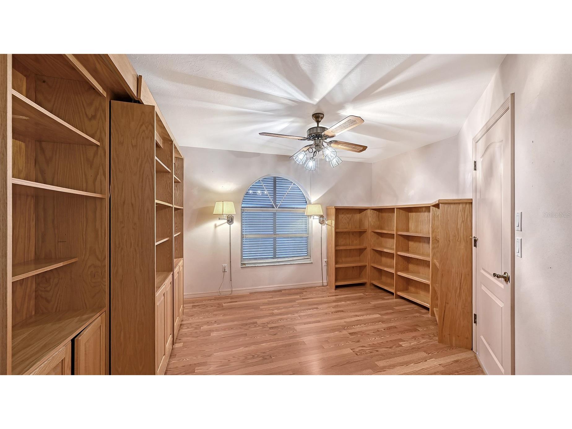 2429 Whippoorwill Circle Sarasota FL 34231 A4675587 image8