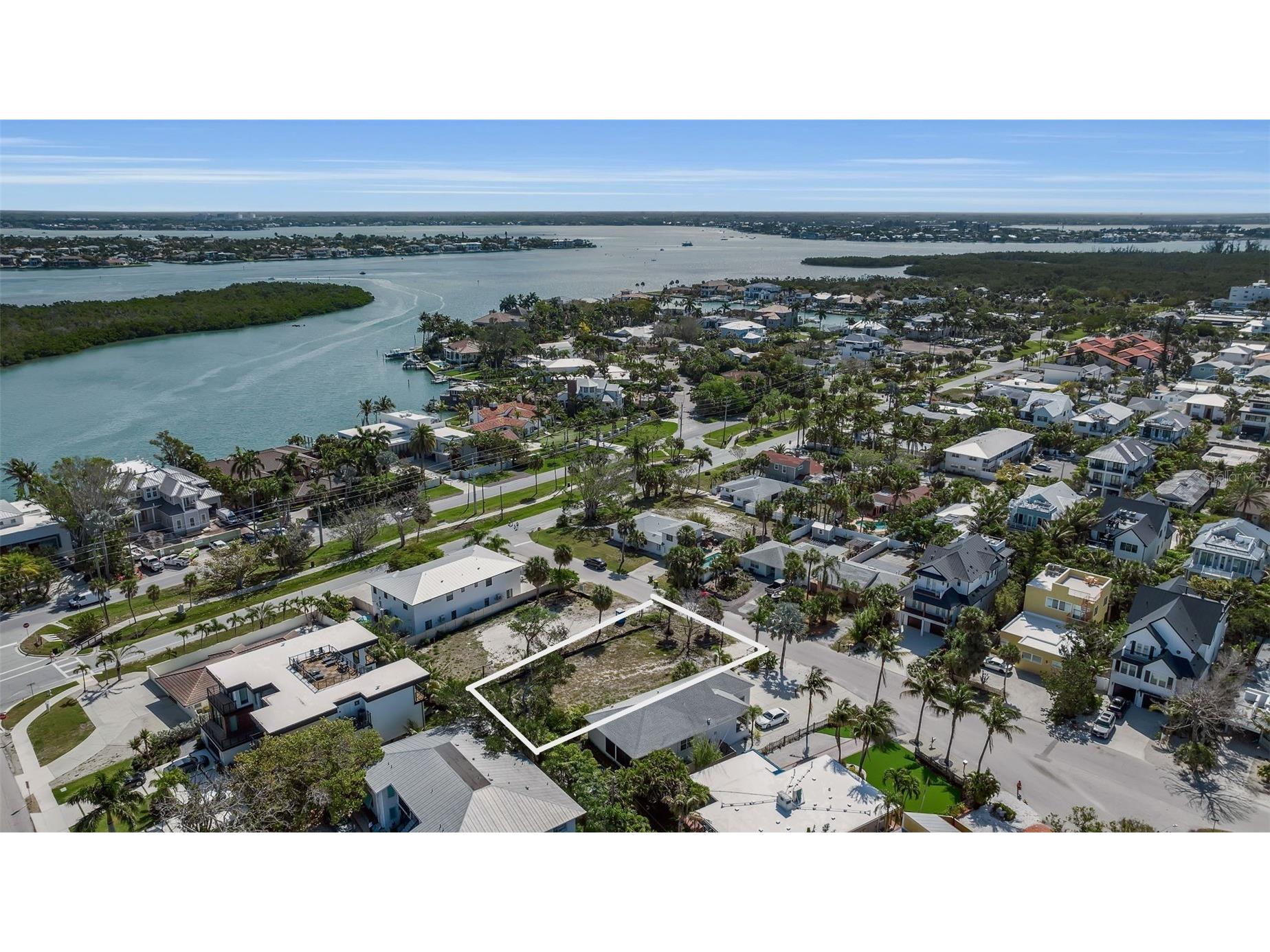 243 Coolidge Drive Sarasota FL 34236 A4688712 image3