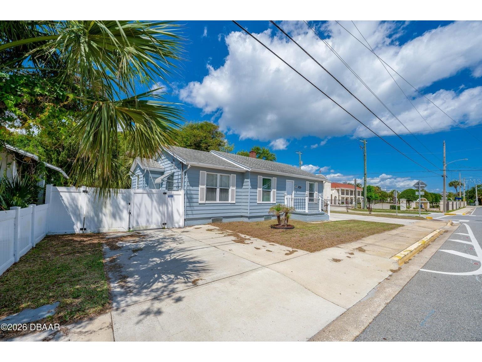 243 N Peninsula Drive Daytona Beach FL 32118 V4948909 image2