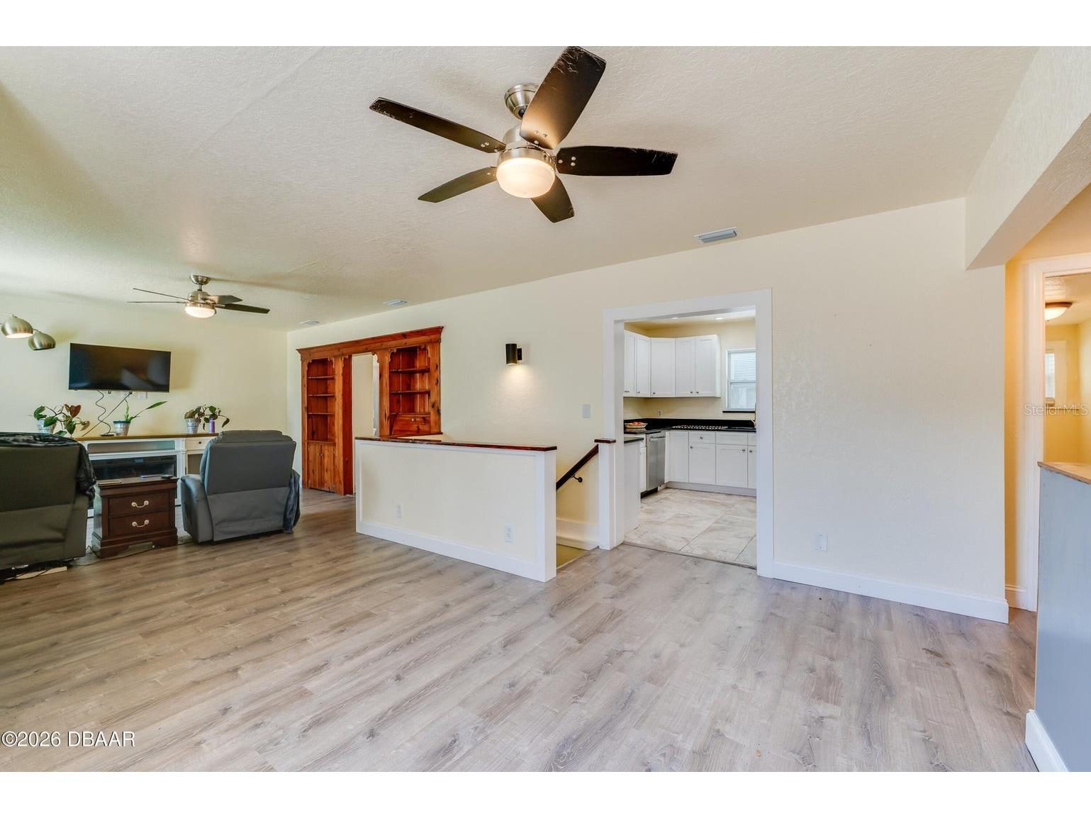 243 N Peninsula Drive Daytona Beach FL 32118 V4948909 image4