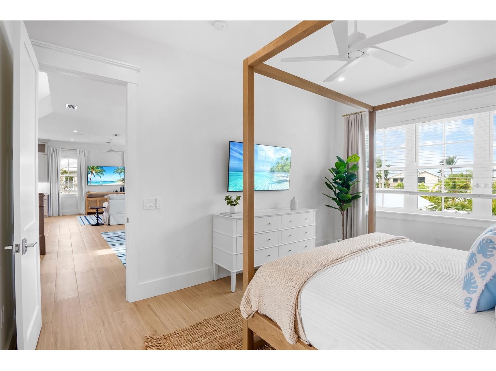 243 S Harbor Drive Holmes Beach FL 34217 A4684027 image25