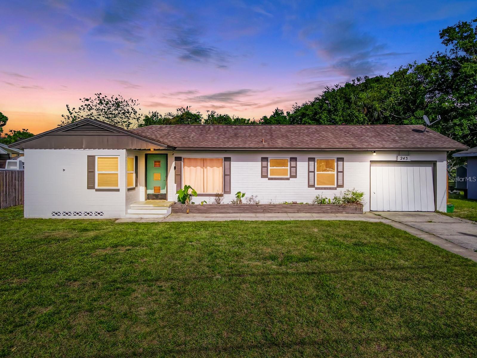 243 S Hull Avenue Deland FL 32720 V4946875 image1