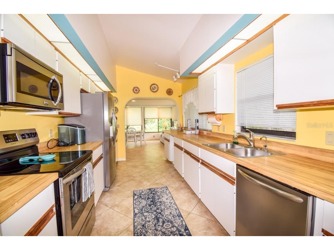 243 Southampton Lane #273 Venice FL 34293 A4519223 image12