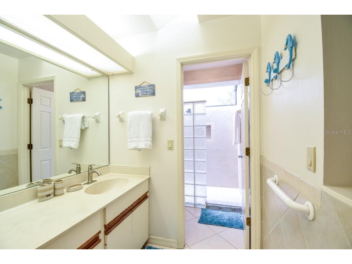 243 Southampton Lane #273 Venice FL 34293 A4519223 image18