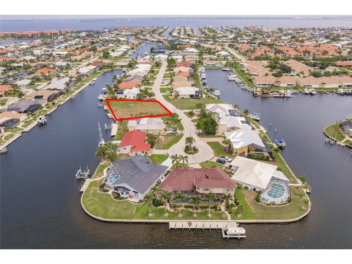243 Venezia Court Punta Gorda FL 33950 C7499079 image9