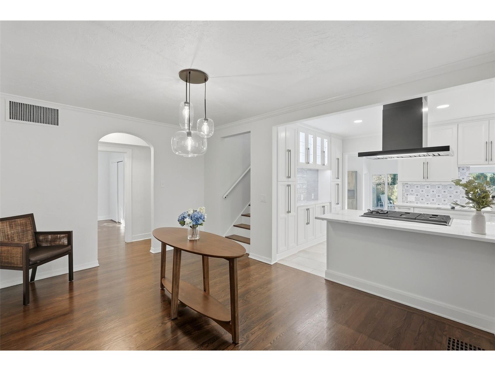 2430 14th Street N Saint Petersburg FL 33704 TB8473563 image11