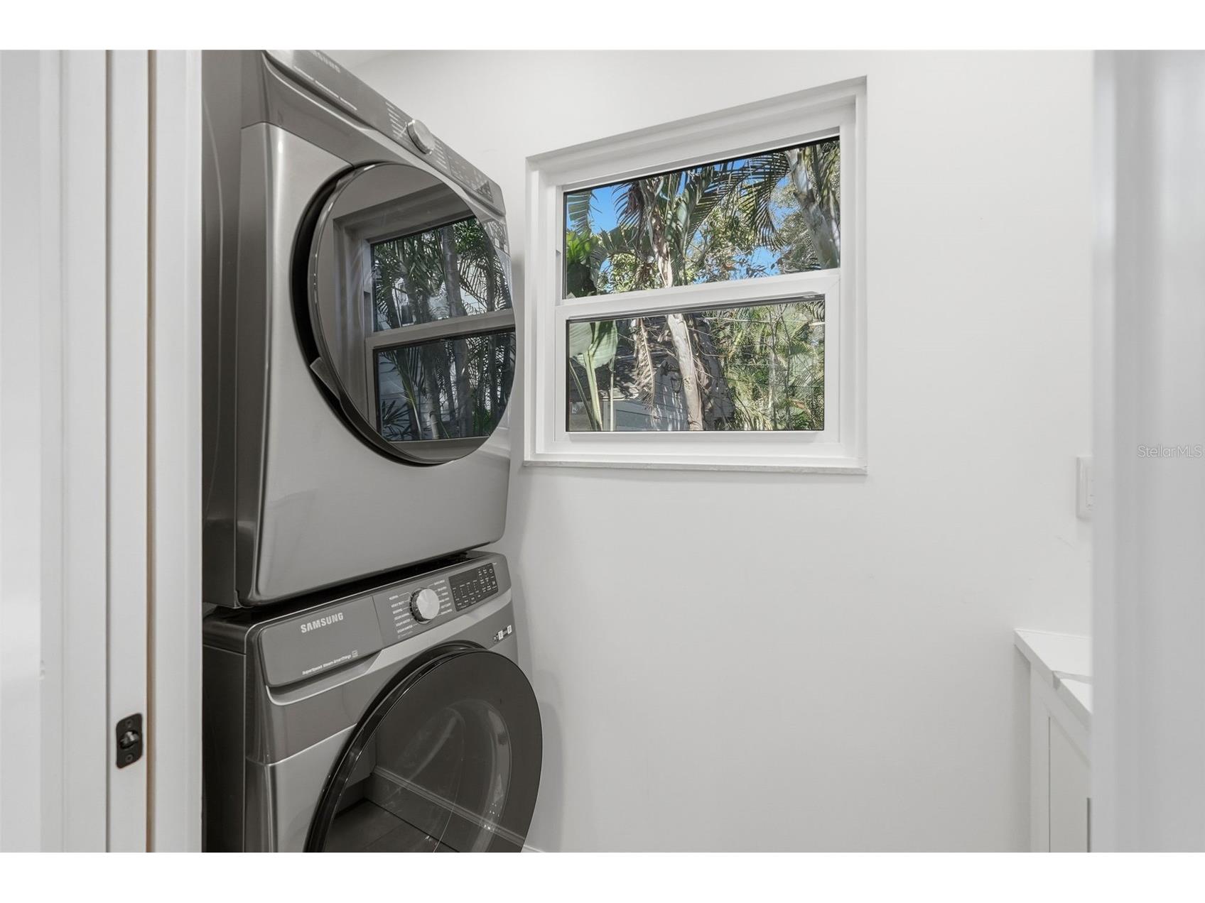 2430 14th Street N Saint Petersburg FL 33704 TB8473563 image15