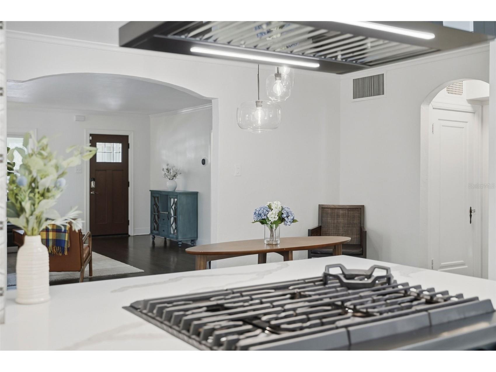 2430 14th Street N Saint Petersburg FL 33704 TB8473563 image17