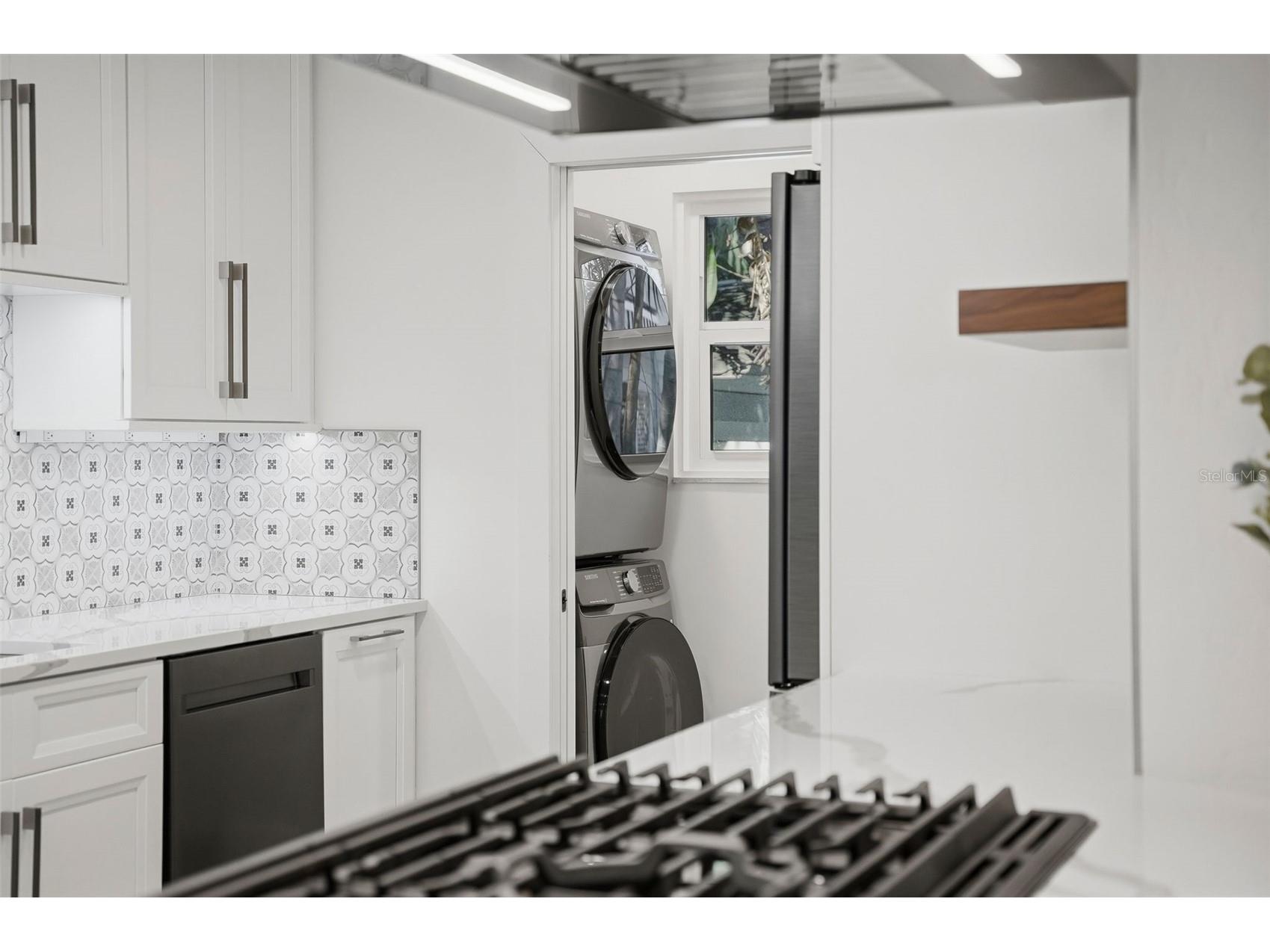 2430 14th Street N Saint Petersburg FL 33704 TB8473563 image18