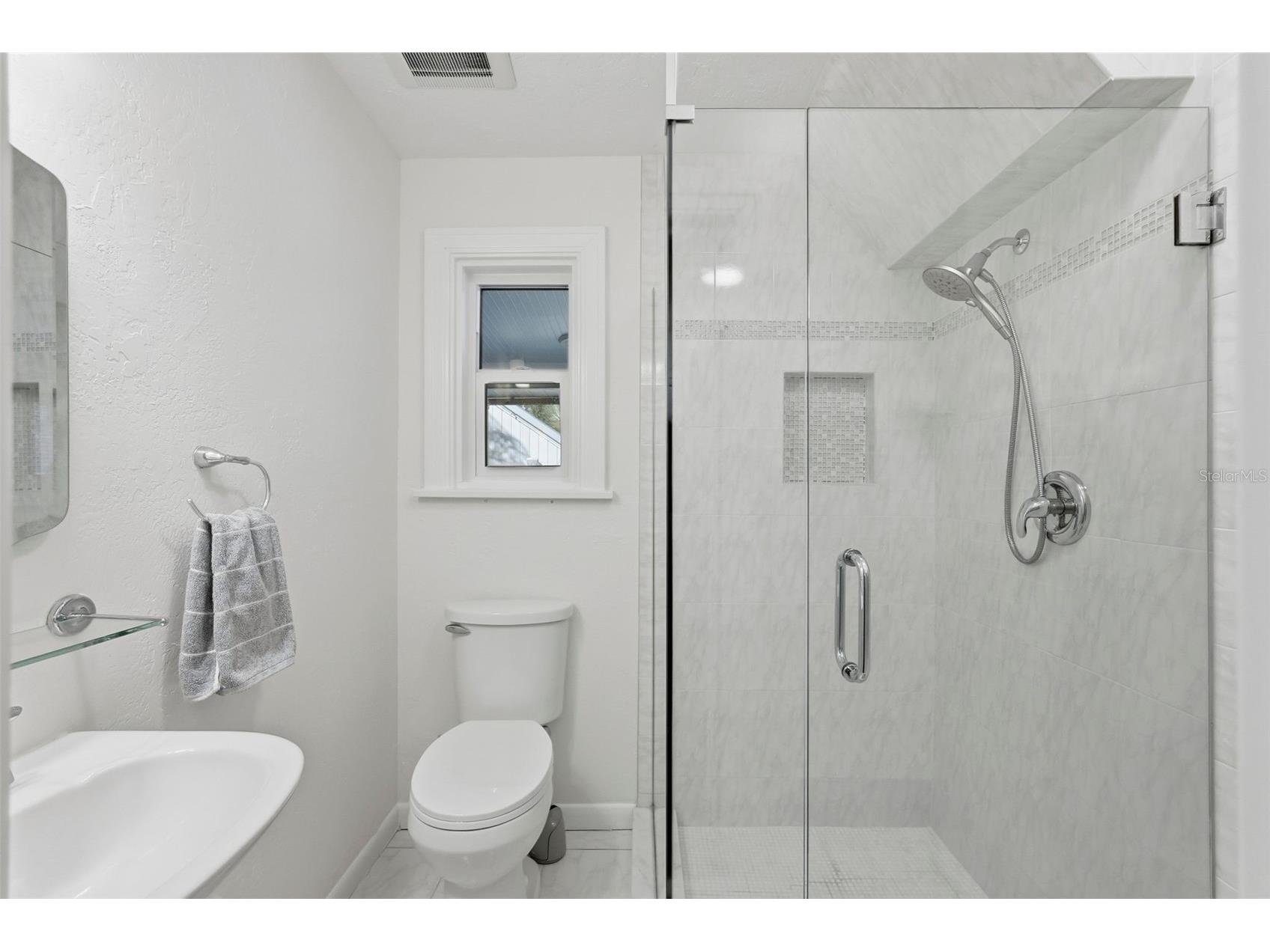 2430 14th Street N Saint Petersburg FL 33704 TB8473563 image21