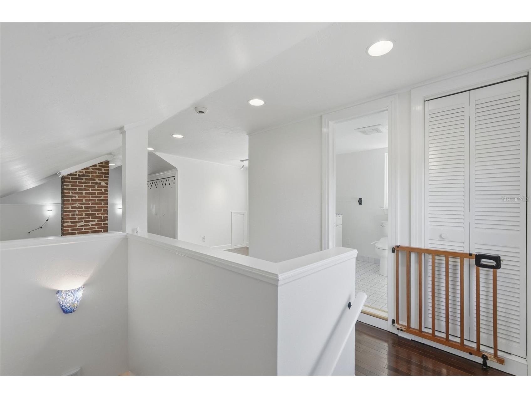 2430 14th Street N Saint Petersburg FL 33704 TB8473563 image26