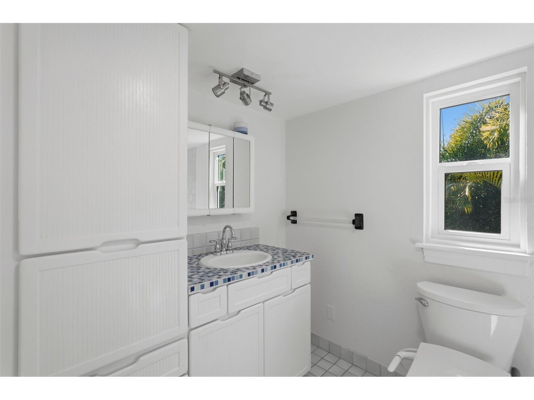 2430 14th Street N Saint Petersburg FL 33704 TB8473563 image30