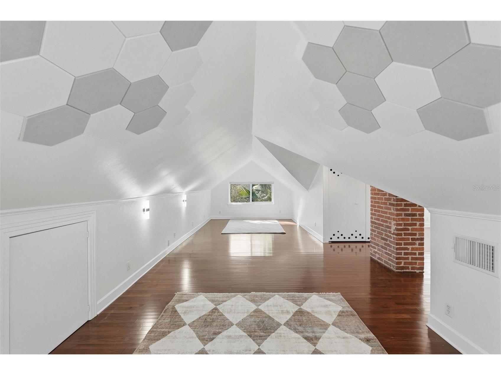 2430 14th Street N Saint Petersburg FL 33704 TB8473563 image31