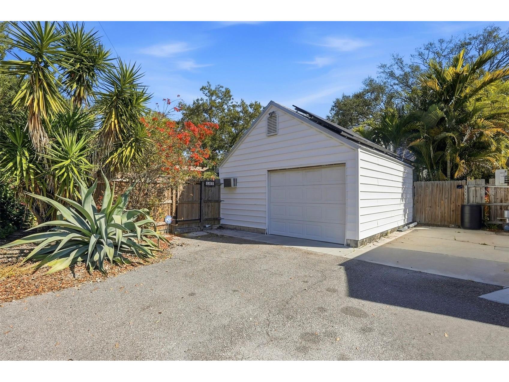 2430 14th Street N Saint Petersburg FL 33704 TB8473563 image38