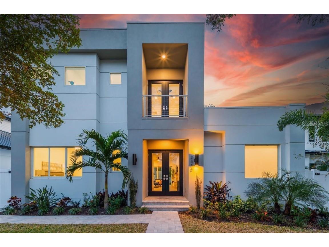 2430 Floyd Street Sarasota FL 34239 A4672666 image1