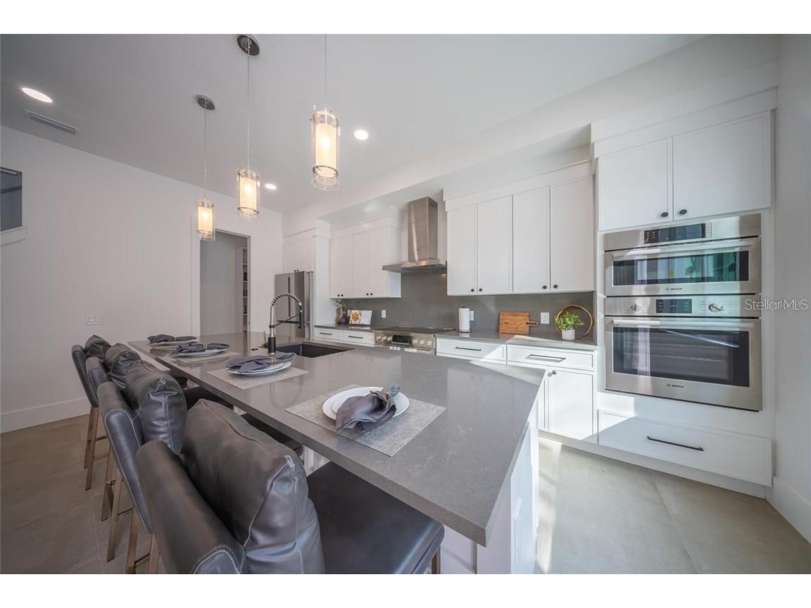 2430 Floyd Street Sarasota FL 34239 A4672666 image11