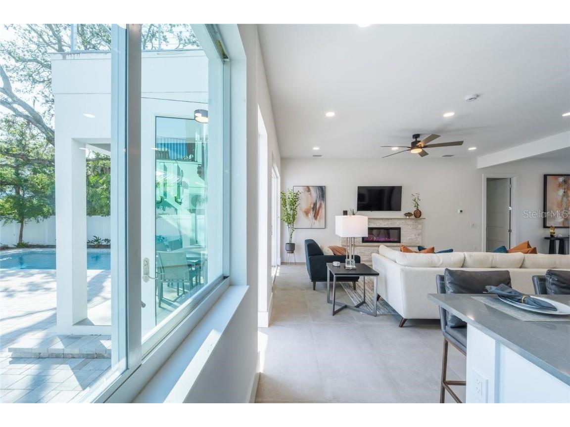 2430 Floyd Street Sarasota FL 34239 A4672666 image12