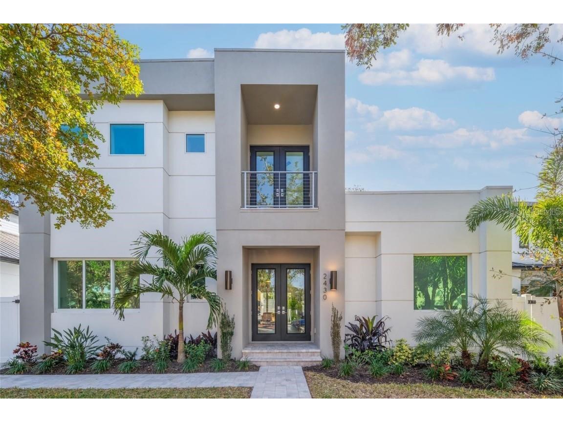 2430 Floyd Street Sarasota FL 34239 A4672666 image2