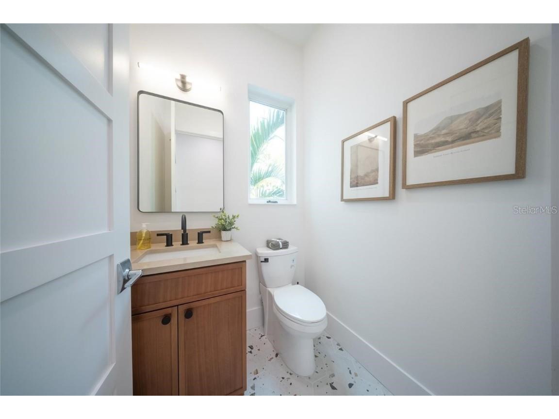 2430 Floyd Street Sarasota FL 34239 A4672666 image33