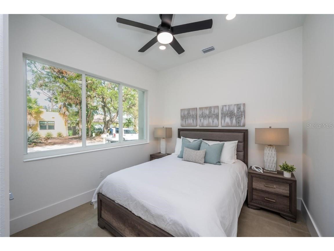 2430 Floyd Street Sarasota FL 34239 A4672666 image34