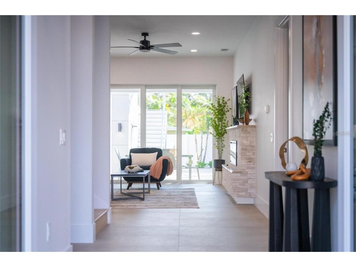 2430 Floyd Street Sarasota FL 34239 A4672666 image5