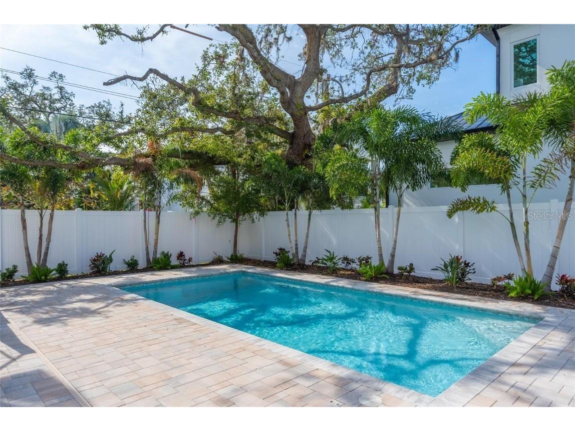 2430 Floyd Street Sarasota FL 34239 A4672666 image62