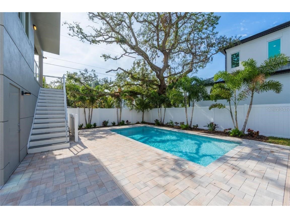 2430 Floyd Street Sarasota FL 34239 A4672666 image63