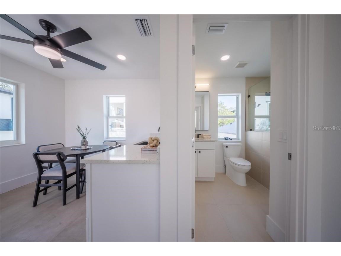 2430 Floyd Street Sarasota FL 34239 A4672666 image71