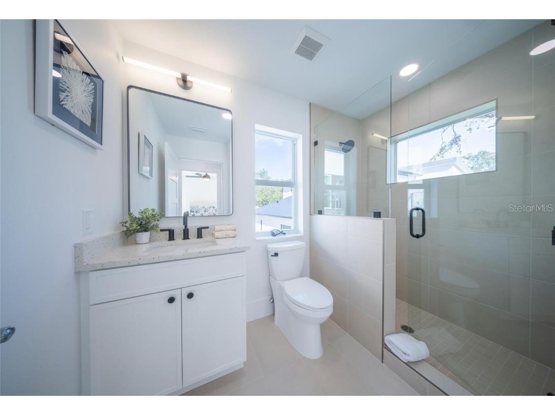 2430 Floyd Street Sarasota FL 34239 A4672666 image73