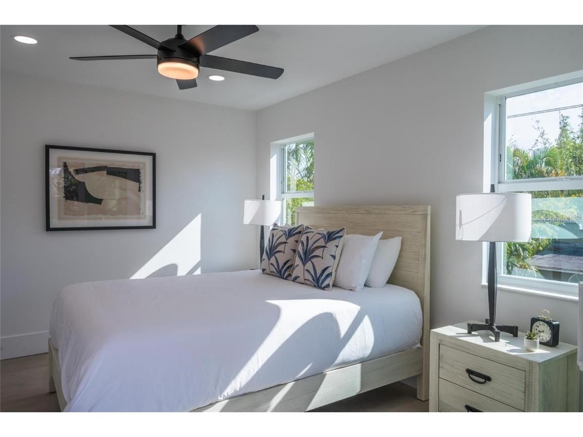 2430 Floyd Street Sarasota FL 34239 A4672666 image75