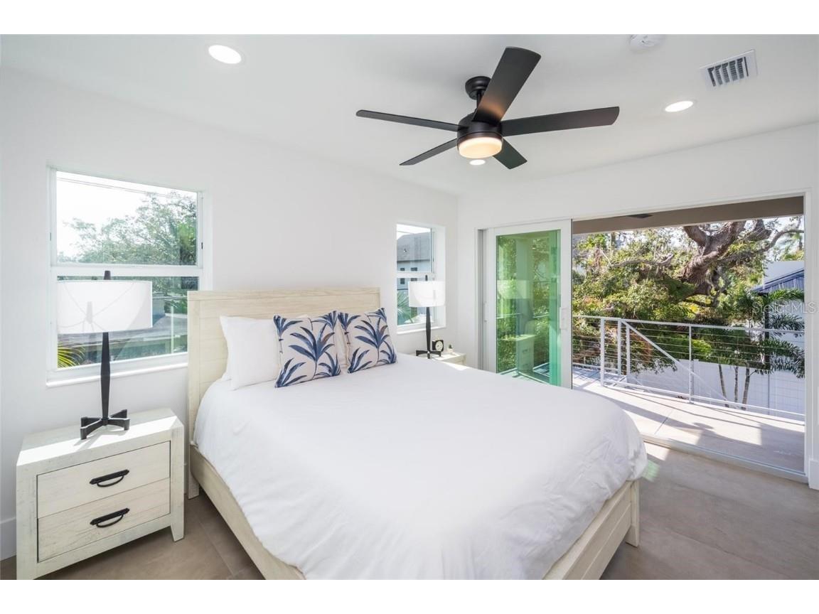 2430 Floyd Street Sarasota FL 34239 A4672666 image77